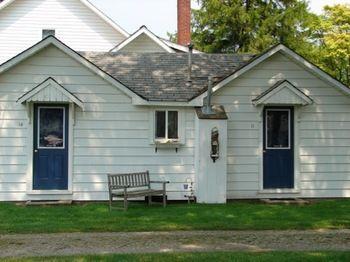 Lucky Horseshoe Cabins Hotel Au Sable Екстериор снимка